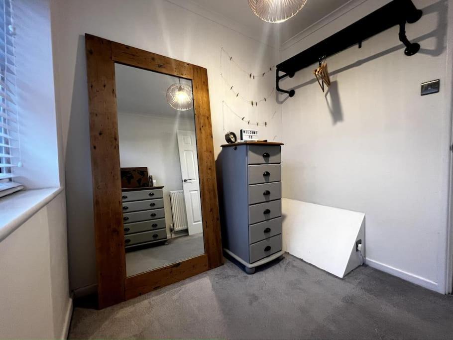 Entire Modern House In Tamworth - 2 Double Beds + Free Parking Villa Exterior foto