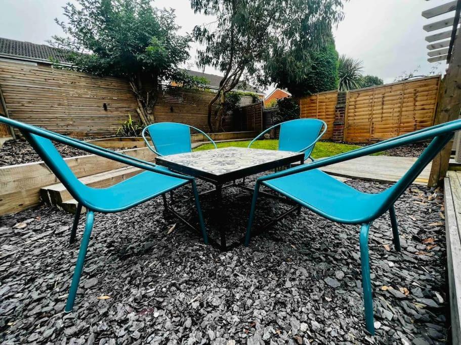 Entire Modern House In Tamworth - 2 Double Beds + Free Parking Villa Exterior foto