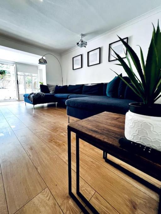 Entire Modern House In Tamworth - 2 Double Beds + Free Parking Villa Exterior foto