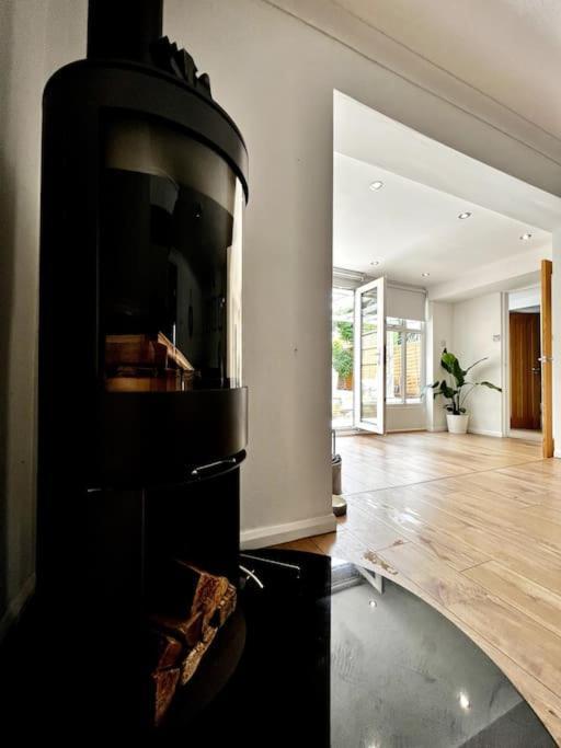 Entire Modern House In Tamworth - 2 Double Beds + Free Parking Villa Exterior foto