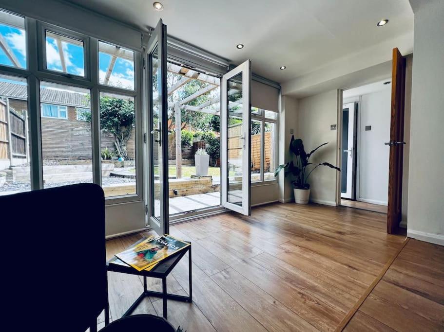 Entire Modern House In Tamworth - 2 Double Beds + Free Parking Villa Exterior foto
