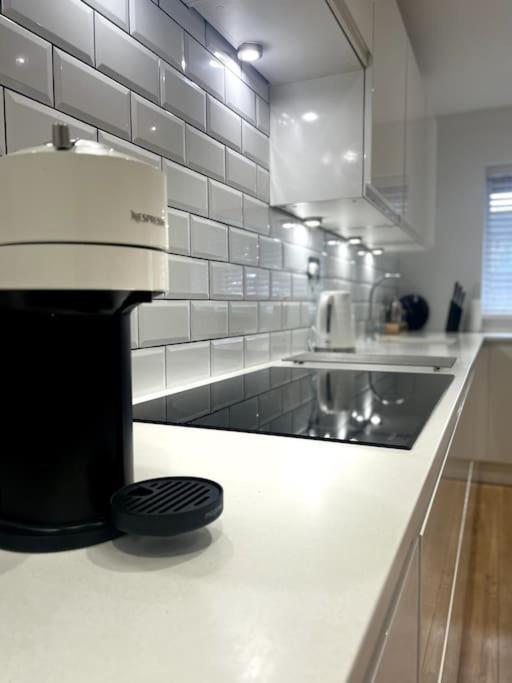 Entire Modern House In Tamworth - 2 Double Beds + Free Parking Villa Exterior foto